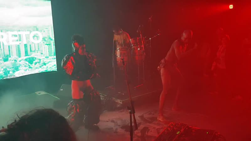 Бразильская группа teto preto pedra preta 2018 певица без трусов на сцене