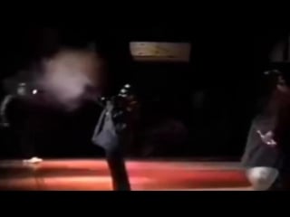 Eazy e & mc ren shoot up concert during (eazy duz it 1989 tour)