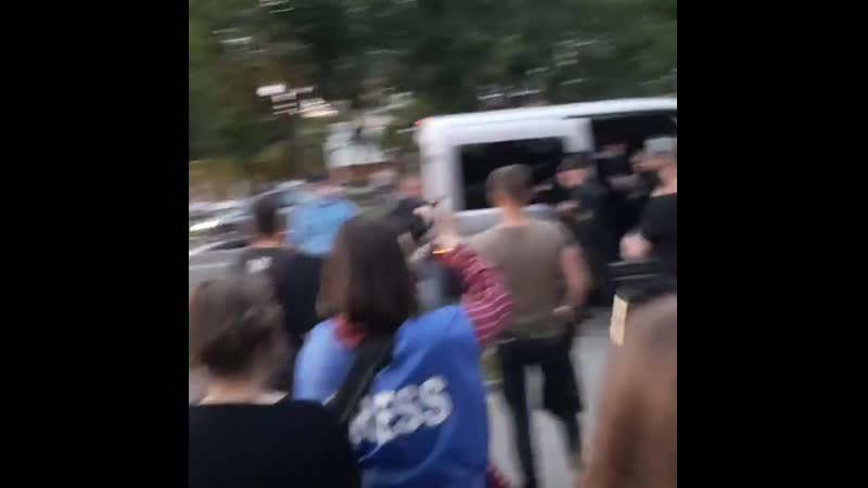 Молодечно, отпор омону