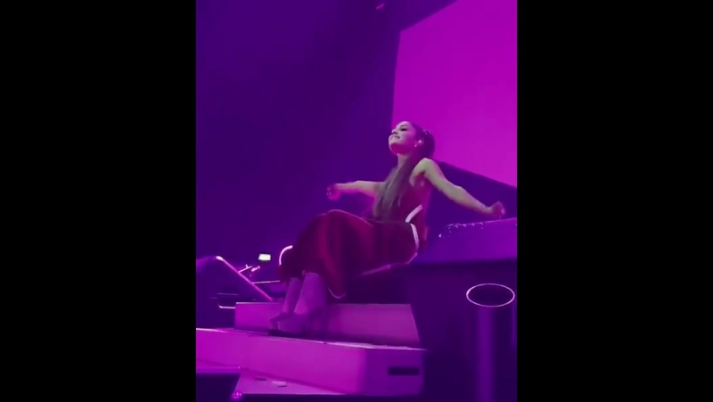 Видео из твиттера диджея cashmere cat паблик sunshine ariana