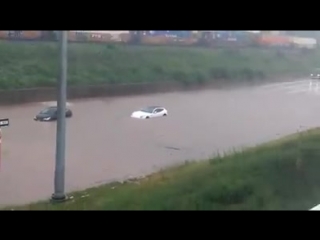 Утопили ferrari ff