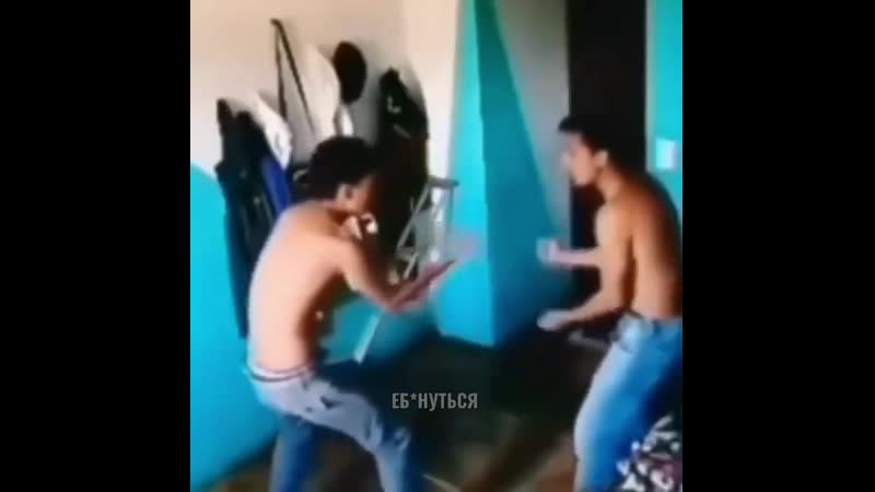 Спалились голубки;)