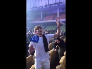 Embarassing mom at the party mp4