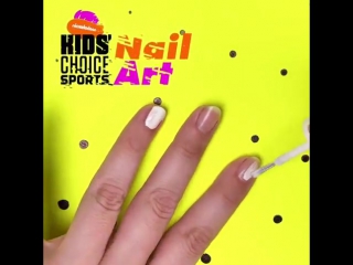 What better way to get ready for #kidschoicesports than with the #perfect #mani! 💅 #diy (#nailart by @lindsayjosal)