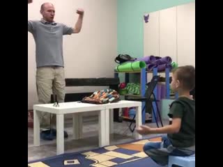 😩мы, взрослые, учим английский язык долго и мучительно ищем подходящий способ, пытаемся уложить в голове правила иной лингвисти