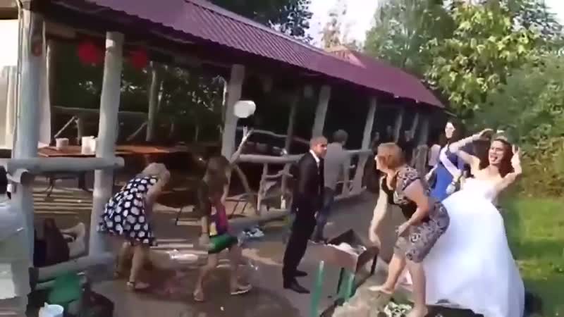 Свадьба пела и плясала