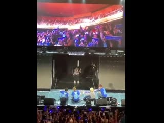 Now with my camera 3 2 1 cheese lemme check lemme check a perfectionist