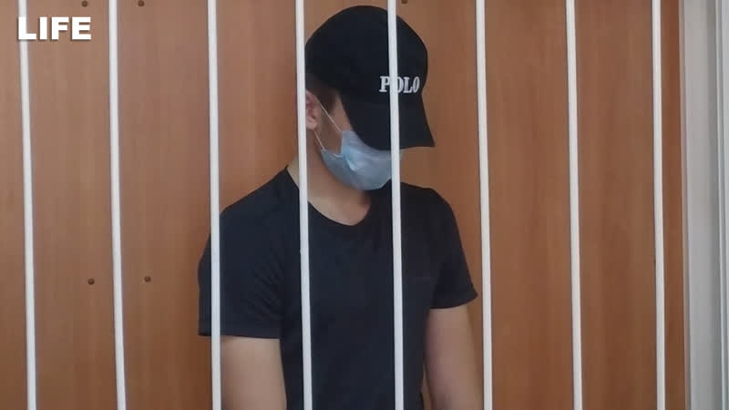 Полицейского арестовали за молодые трансгендера