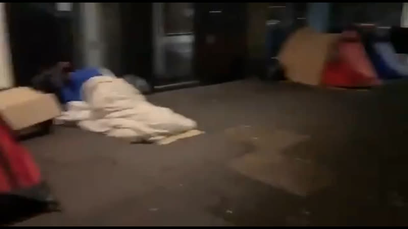 Свободный демократический лондон где люди свободно живут на улице