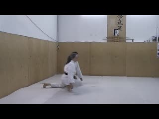 Екомен учи ёнкё омоте (сидя)