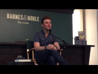 Chris answering a little girl #tlos4 nyc