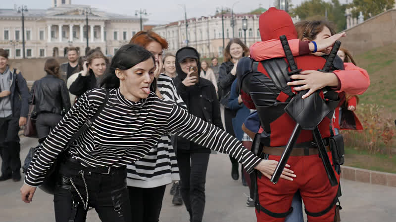 Девушки лапают за попу дэдпула | пранк голос васи