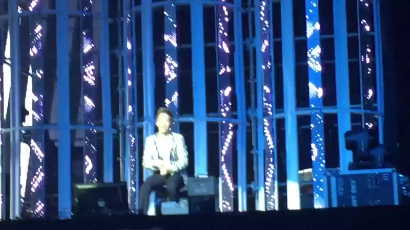 160124 Exo'luxiuon In Manila Call Me Girl Flashmob