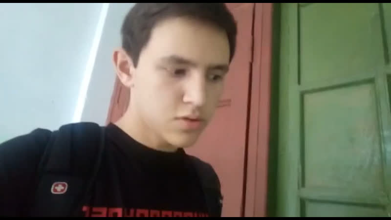 В вольске молодые пытался поджечь школу и ударил топором девочку