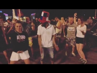 Русские девушки отжигают с иностранцами 🇷🇺😀