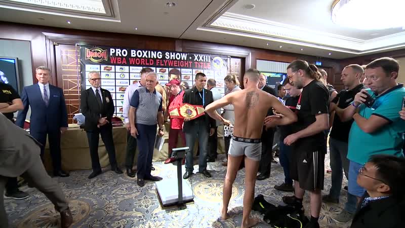 Итальянец разделся до гола на взвешивании накануне боя в украине