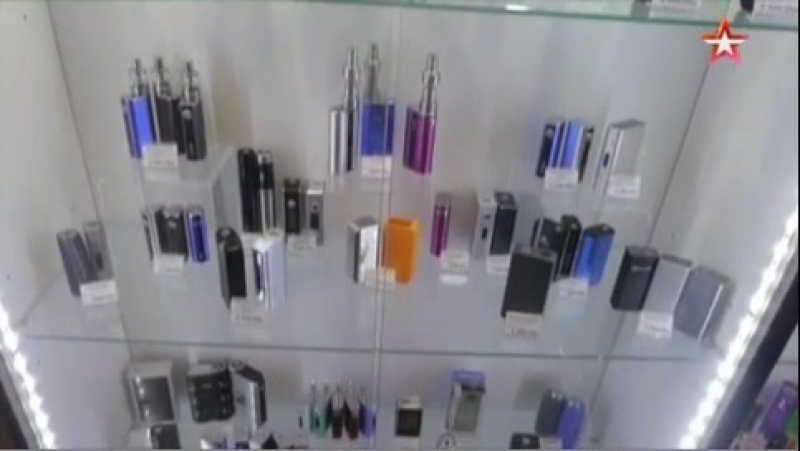 Ученые рассказали, чем вредны электронные сигареты