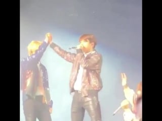 Taehyung really entwined his fingers with jeongguk’s