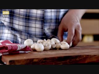 006 jamies quick chicken mushroom pie