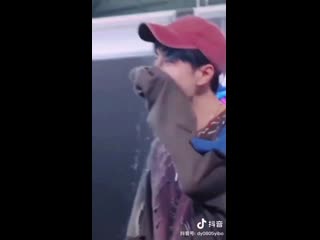 Show my smile ️see watermark 王一博 wangyibo ワンイーボー หวังอี้ป๋อ 왕이보 vươngnhấtbác