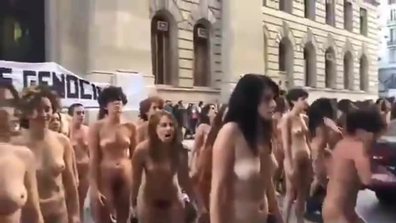 Флешмоб из психиатрической больницы "покажи сиськи" прошёл на ура