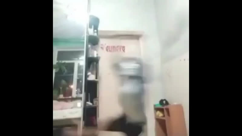 Полетел молодой