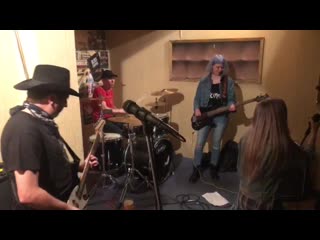 Nail in ear cherry porn (the runaways cover) live in anderclub чемодан
