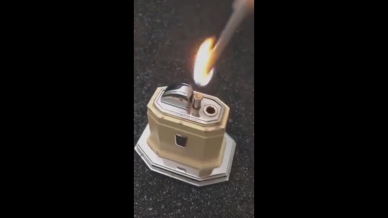 Антикварная зажигалка