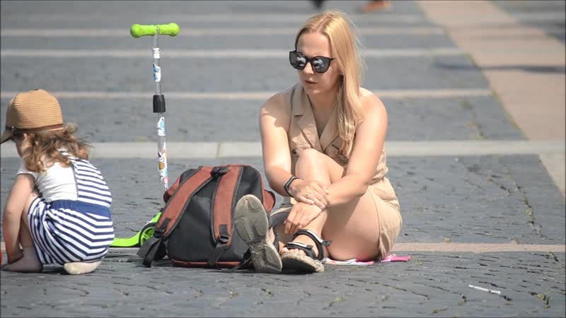 Под юбочкой (симпотяшка мамашка))