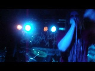 Decapitated three dimensional defect (live)