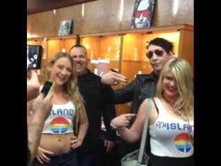 Marilyn manson on the turnt art show, [showgrow la, ]