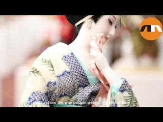 Traditional japanese dolls dressed in edo period clothes