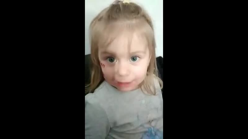 Маленькая дзяўчынка жыве беларусь!