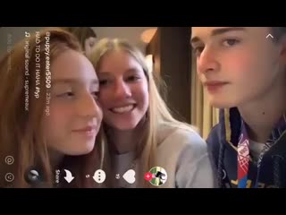 Снова чудят)