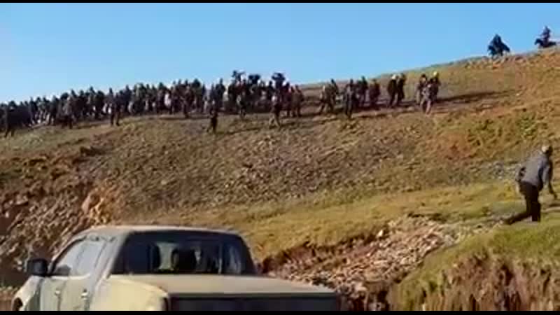 Китайцев так много уже в кыргызстане что ли, что нападают толпой на кыргыз?