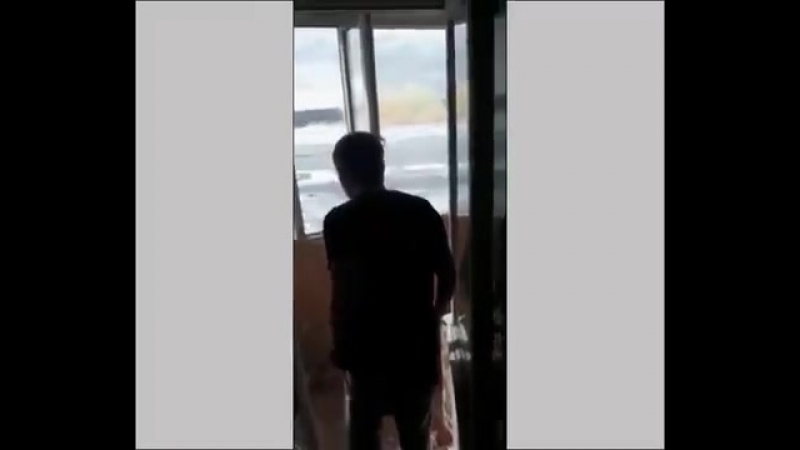 Река иртыш
    лед