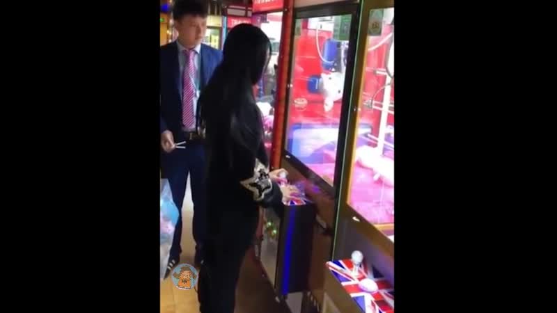 Больше её в торговые центры не пускают