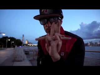 Tiny love fingertutting, digits and liquid animation