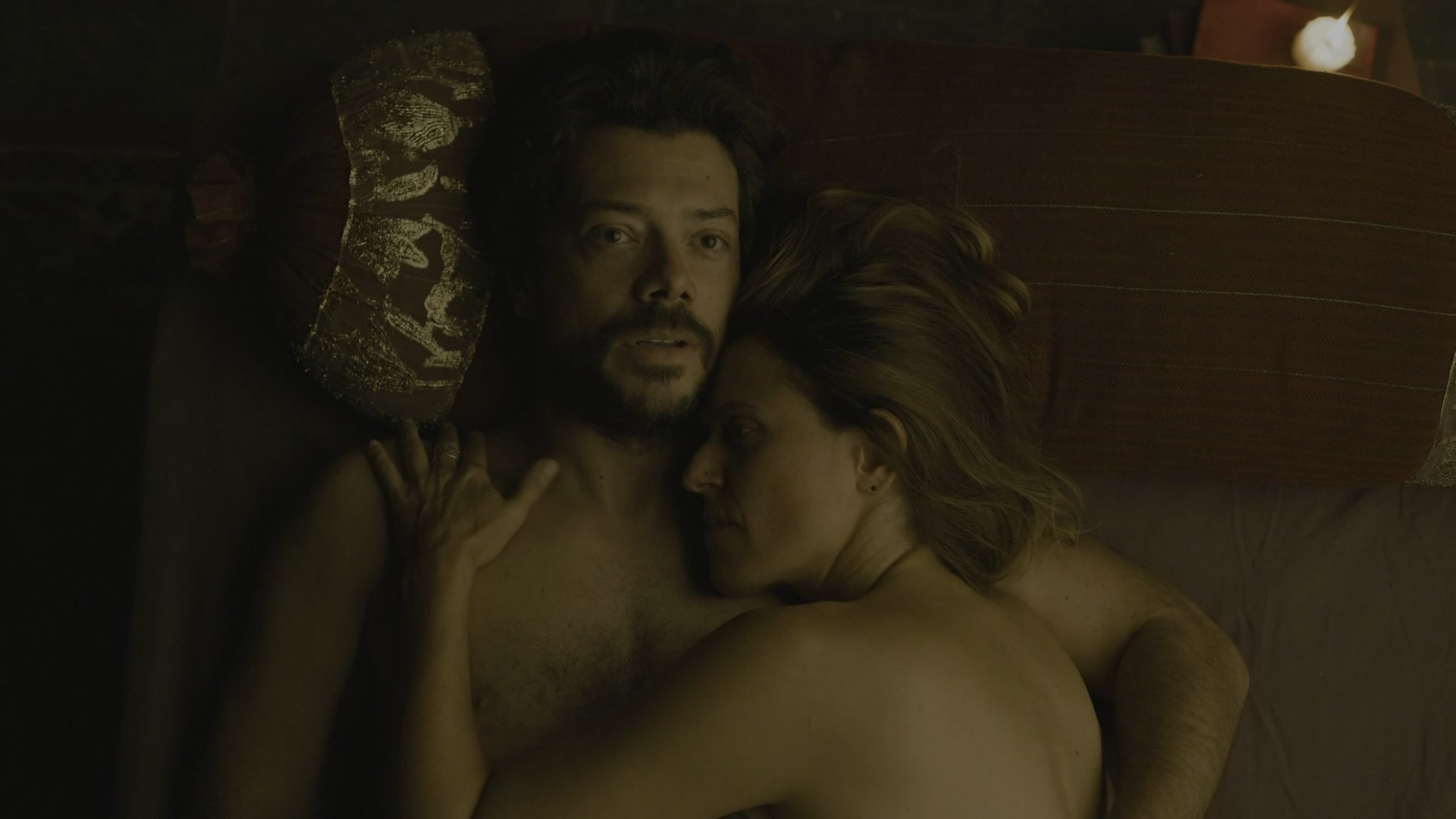 Көйлектегі трансвеститтің суреті