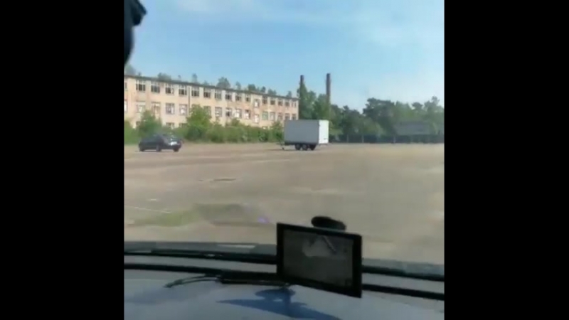 На машине по военному городку мальвинкель ч 4