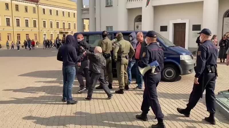 Мбх медиа, [12 сен ] силовики пытались задержать нину багинскую, но протестующие отбили mp4