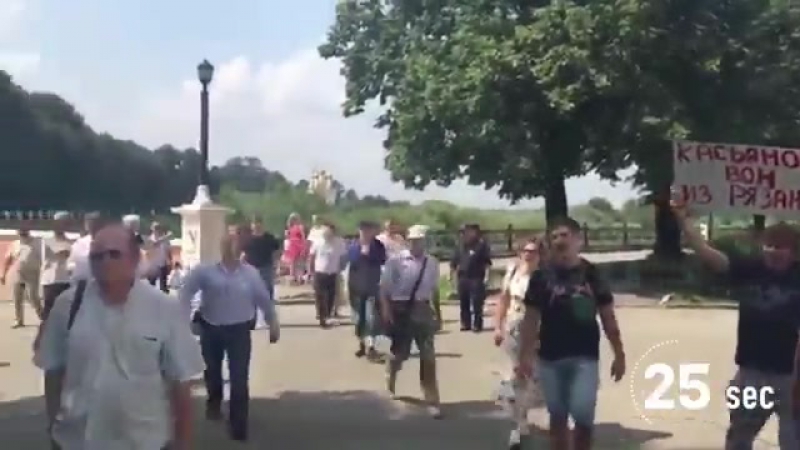 Лидеру партии парнас михаилу касьянову подарили велосипед без руля и педалей