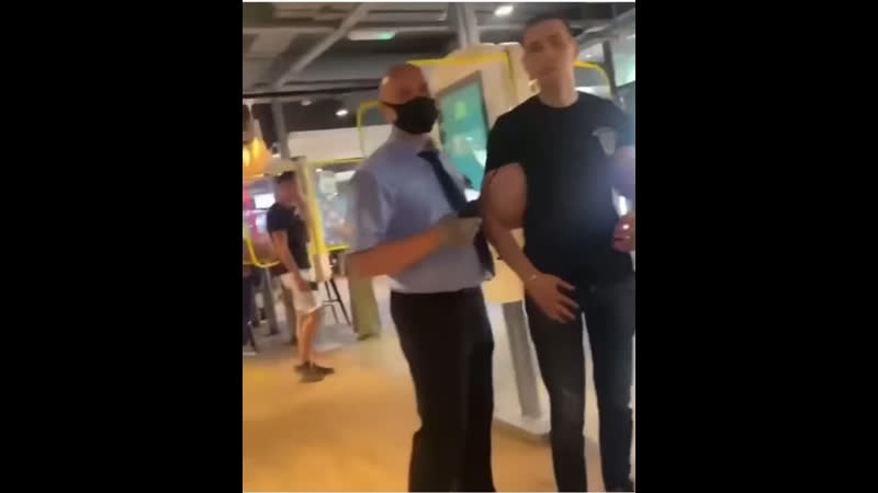 Руки базуки наводит суету