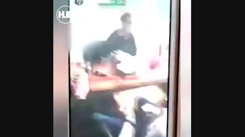 В уссурийске школьники устроили вечеринку в кабинете директора