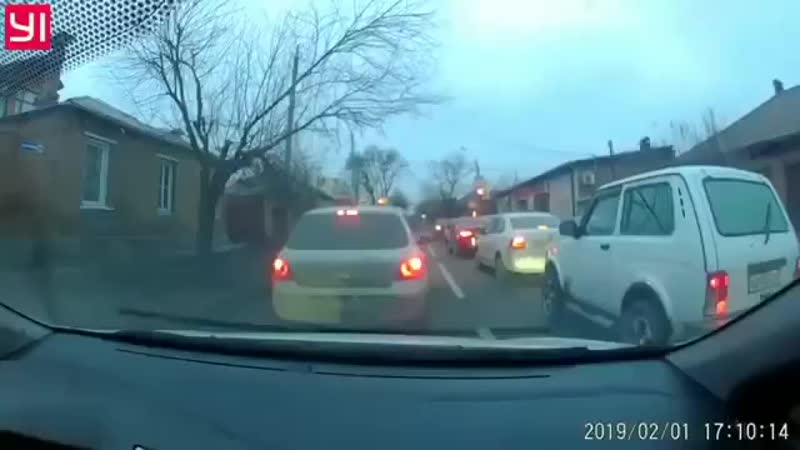 Пропускают скорую в ростове