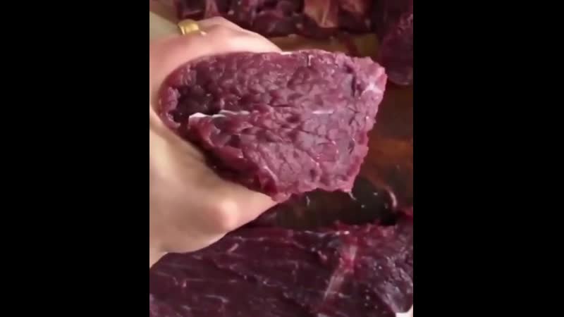 Свежий кусок мяса и сокращение в нем мышечных волокон 👌🏻