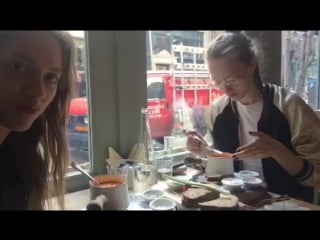 Одетт и лиза в ресторане mari vanna