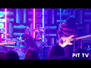 Badflower promise me live !!