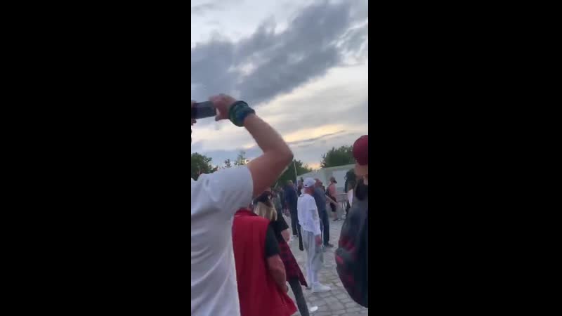 Фошызды ваще взбесились и решили штурмануть рейхстаг