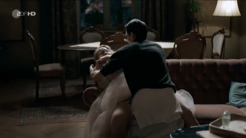 Соня герхардт, эмилия шуле, мария эрих, клаудия михельсен кудамм 56 / sonja gerhardt, emilia schüle, maria ehrich, clau